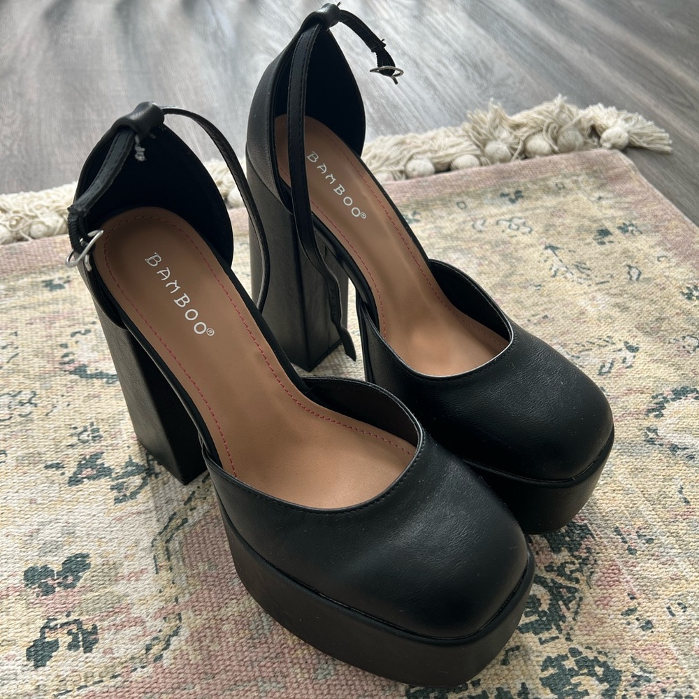 Fashion Nova Platform Heels - Picture 3 of 6